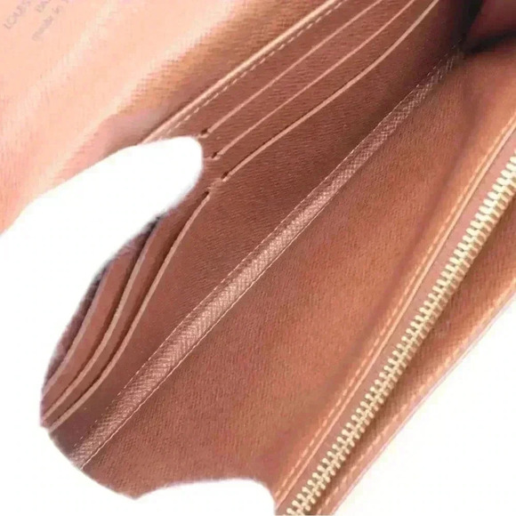 Authentic LOUIS VUITTON Quilted Monogram Etoile w/COA - Picture 12 of 16